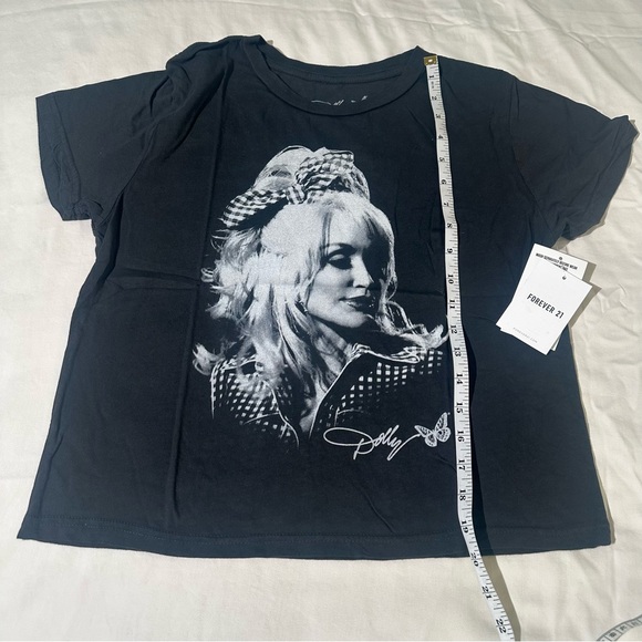 ***New** Dolly Parton Graphic Tee black size M - Picture 12 of 13